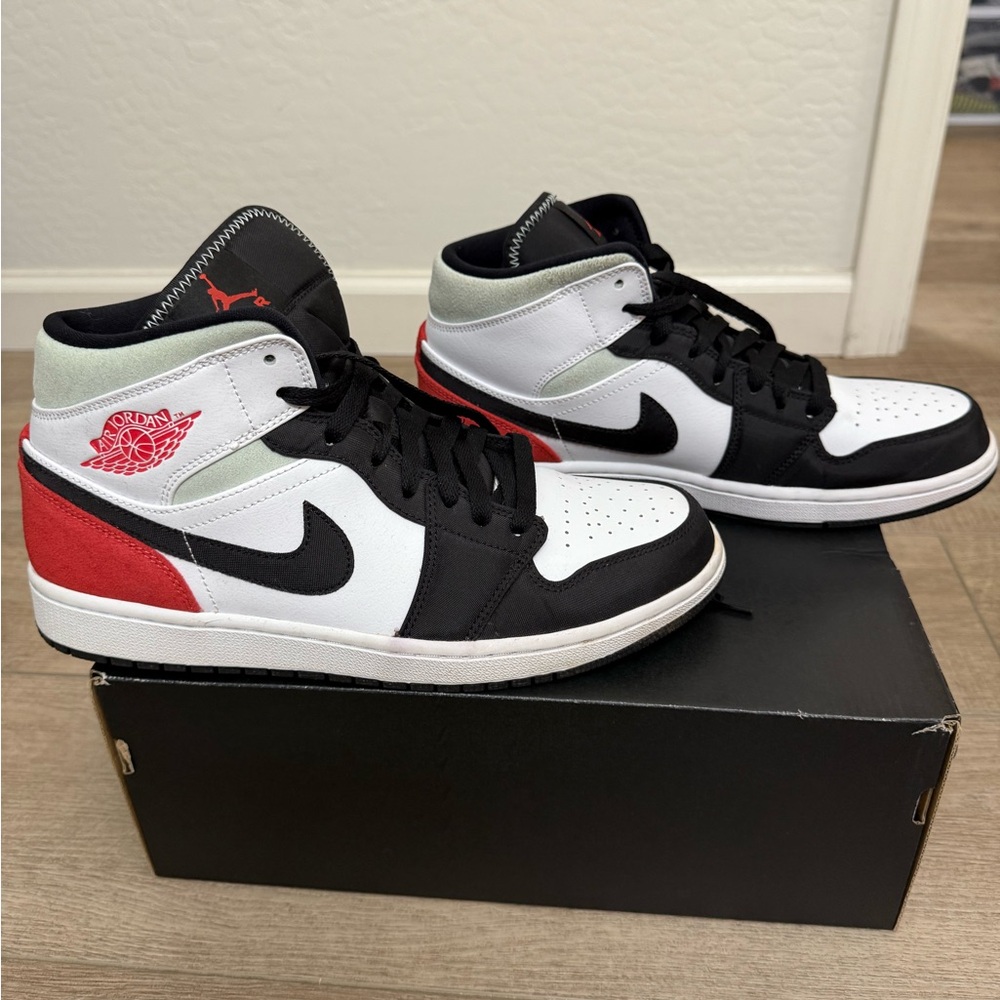 Nike Black and Red Sneakers Air Jordan 1 Mid